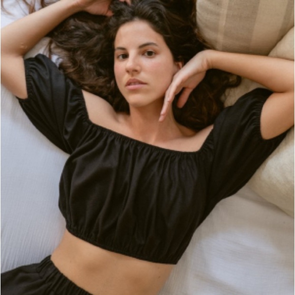 OZMA Black Off-Shoulder Crop Top